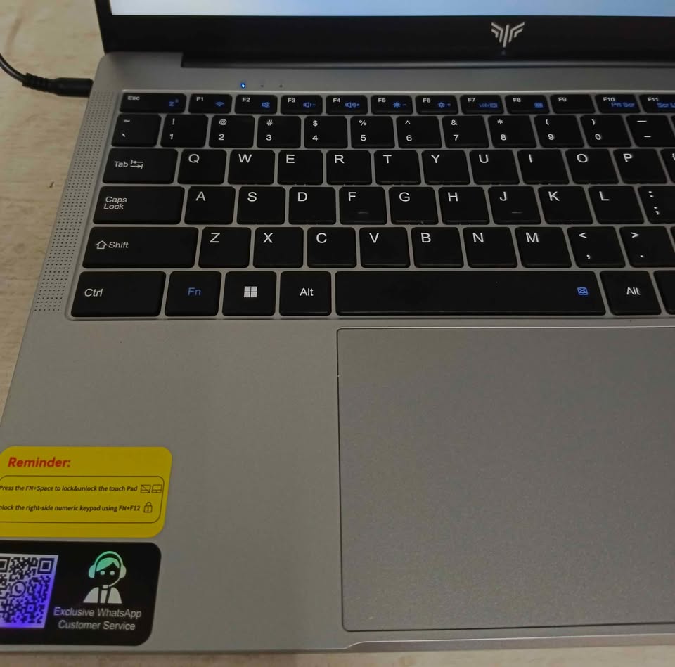 Laptop Intel inside n150 512gb 16ram acemagic tx15, usado