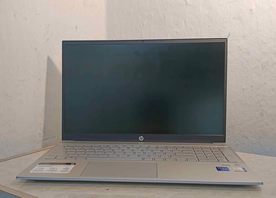 Laptop Hp Pavilion 480GB SSD 16RAM, usado
