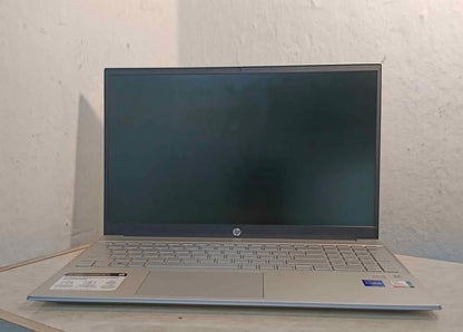 Laptop Hp Pavilion 480GB SSD 16RAM, usado