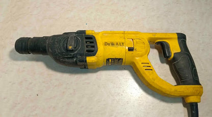 Taladro Rotomartillo Dewalt dw25260-b3, usado
