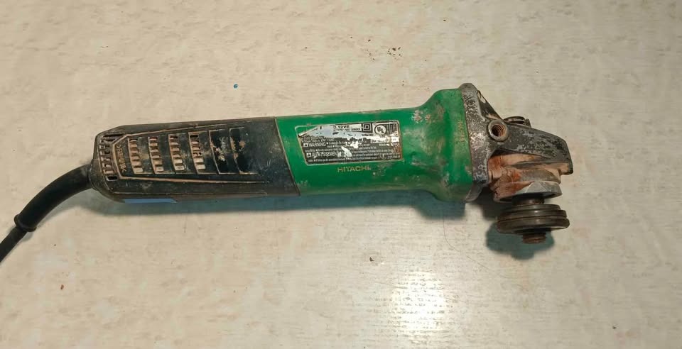 Grillo Hitachi G12VE, usado