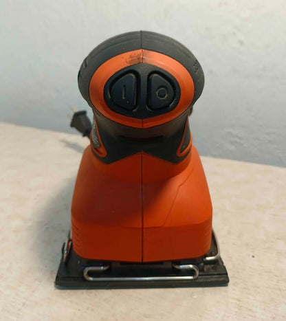 Lijadora de acabado Black & Decker QS800-b3, usada