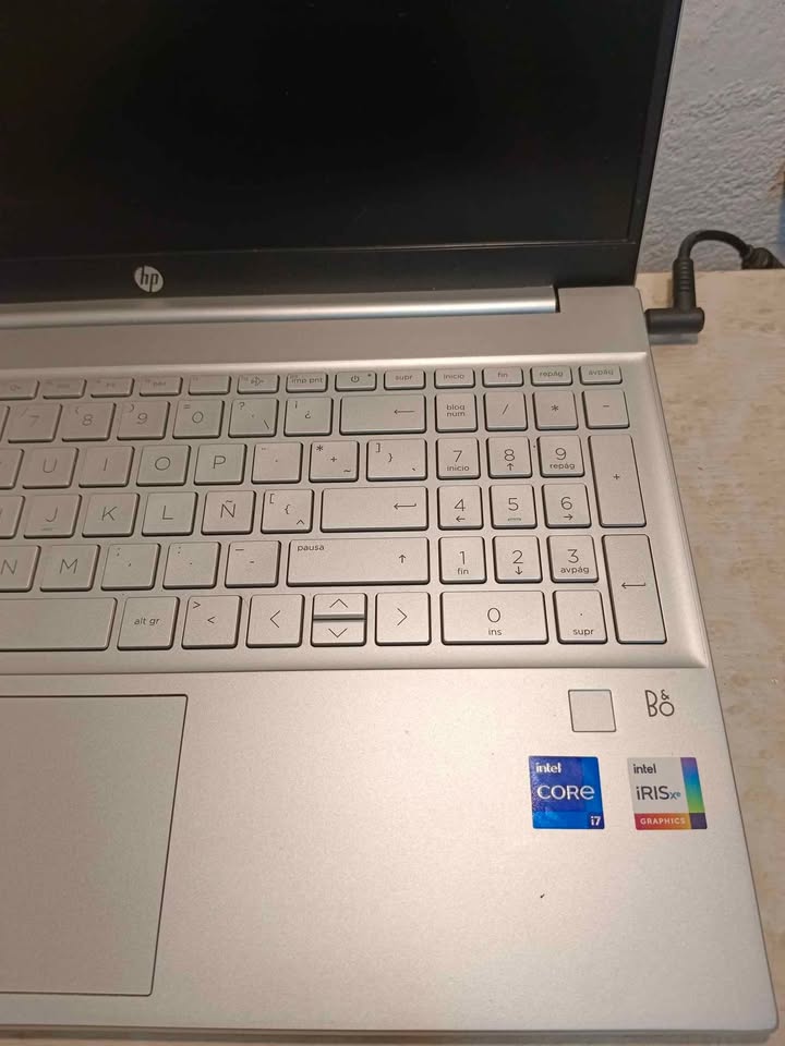 Laptop Hp Pavilion 480GB SSD 16RAM, usado