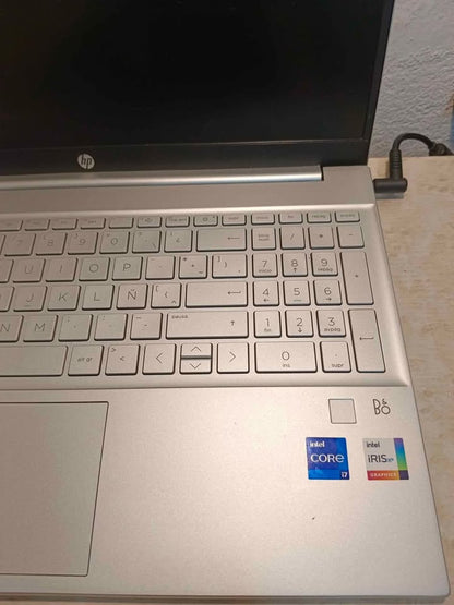 Laptop Hp Pavilion 480GB SSD 16RAM, usado