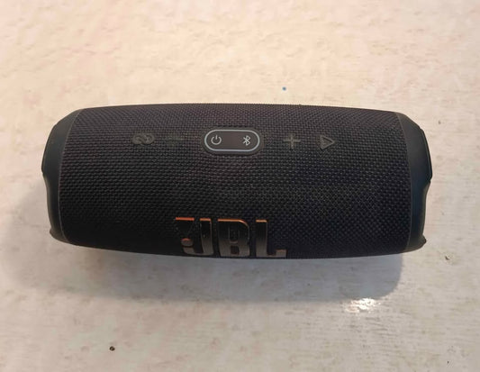 Bocina recargable JBL charge 5, usado