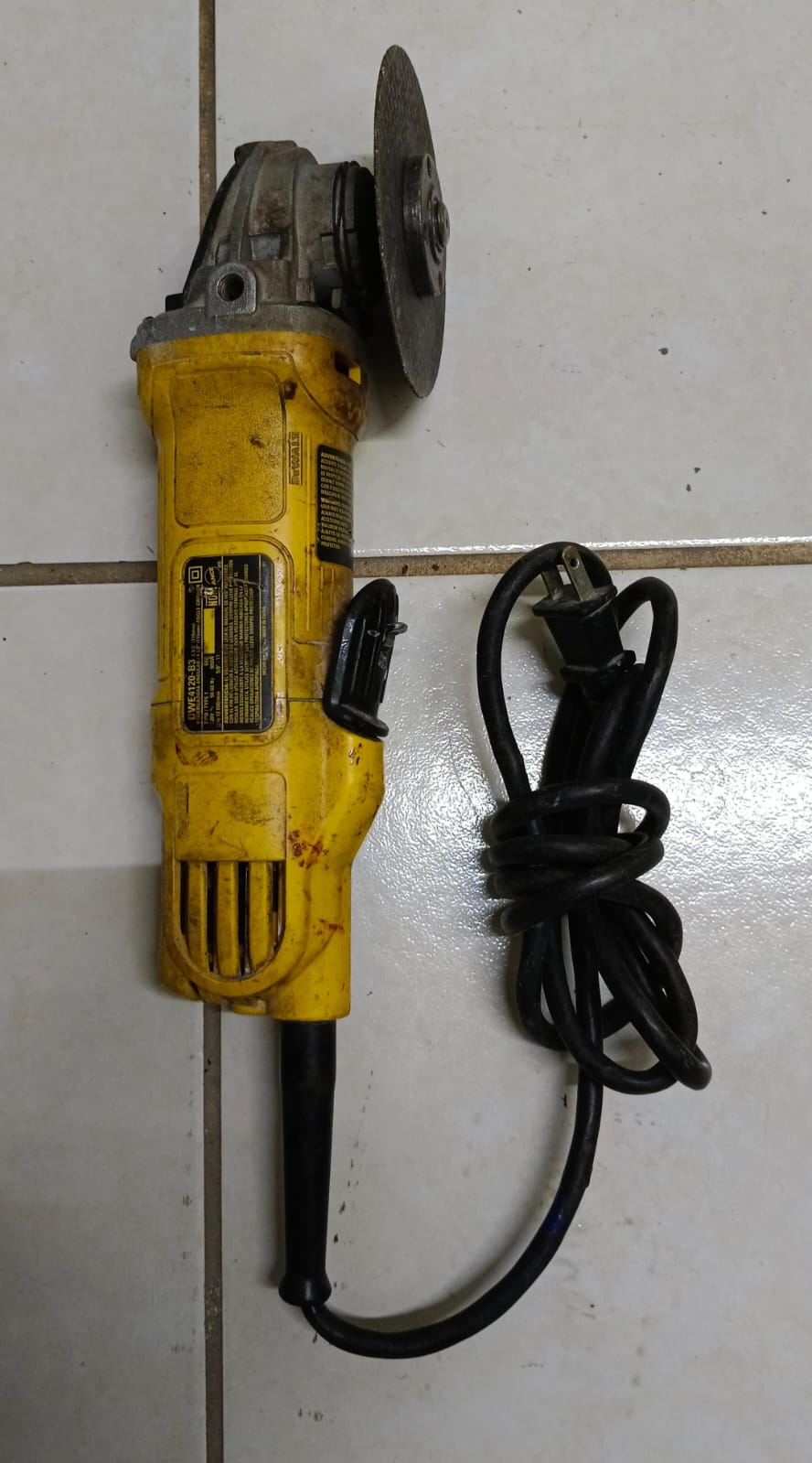 Mini esmeril DEWALT dwe-4021 b3, usado