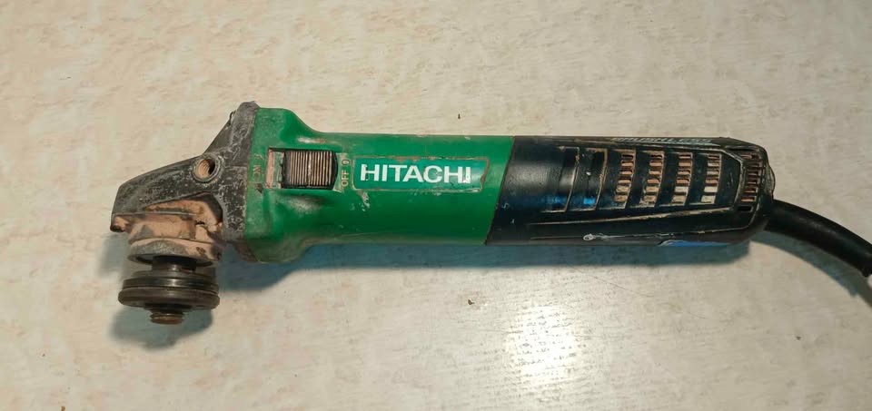 Grillo Hitachi G12VE, usado