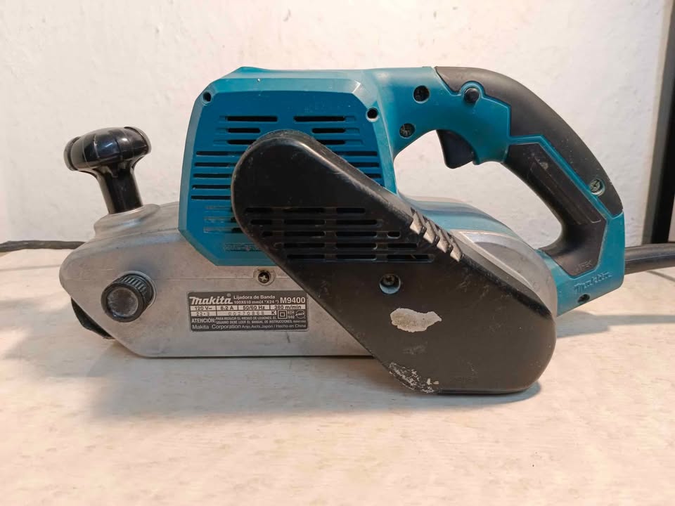 Lijadora de banda Makita m9400, usada