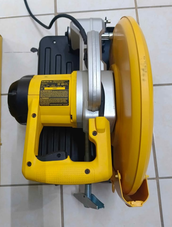 Cortadora de metal Dewalt d28730 ,usada