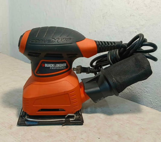 Lijadora de acabado Black & Decker QS800-b3, usada