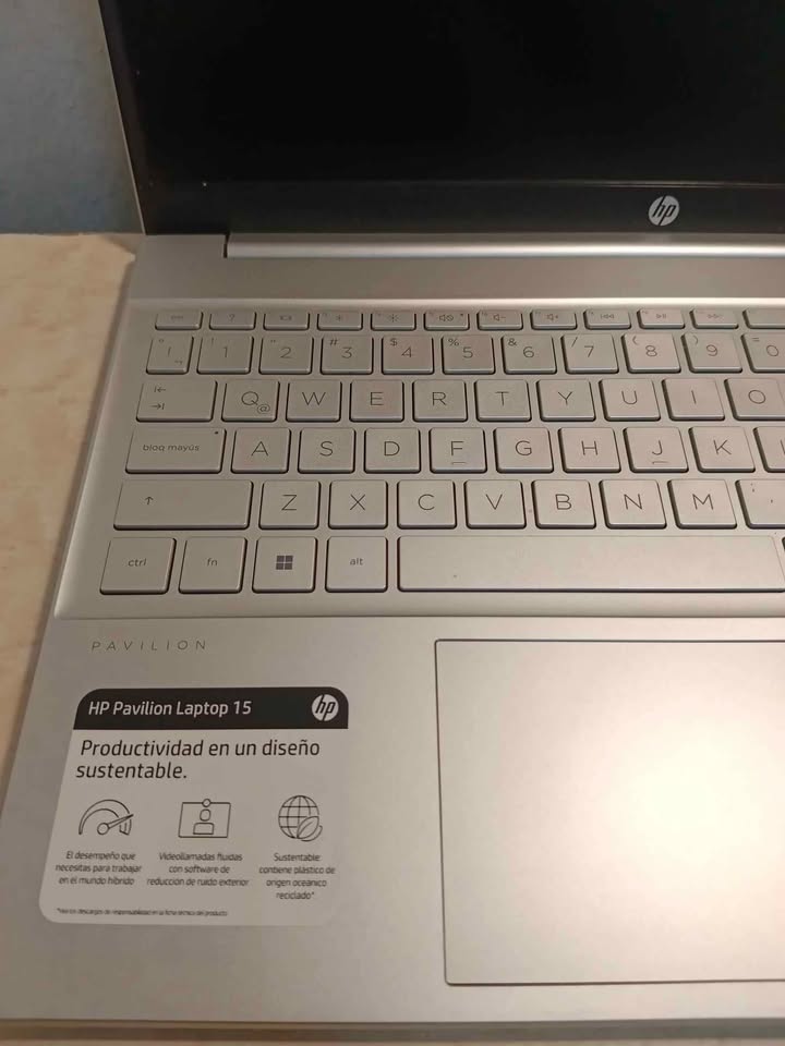 Laptop Hp Pavilion 480GB SSD 16RAM, usado