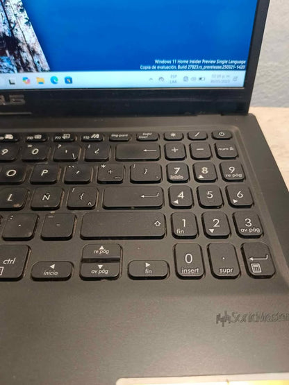 Laptop Asus Vivobook core i5 237GB SSD 8RAM, usado