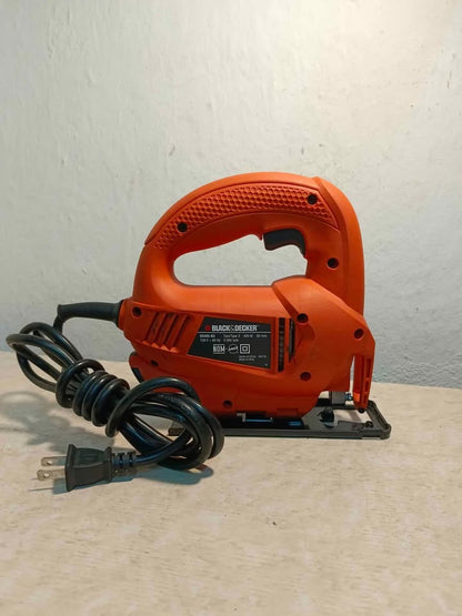 Sierra caladora Black & Decker KS405-b3, usada