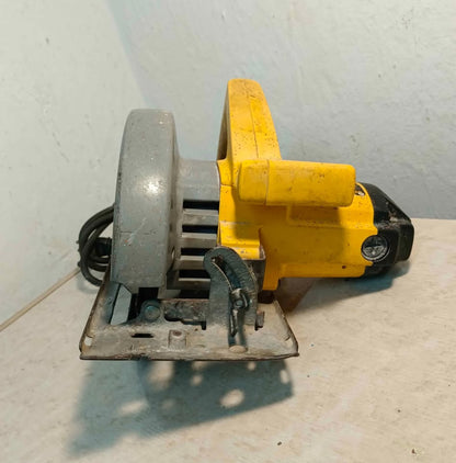 Sierra circular Dewalt dw352-b3, usada