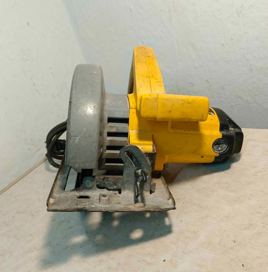Sierra circular Dewalt dw352-b3, usada