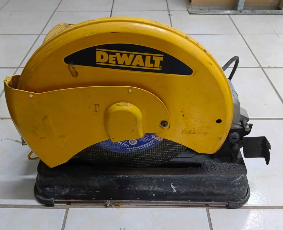 Cortadora de metal Dewalt d28730-b3, usado