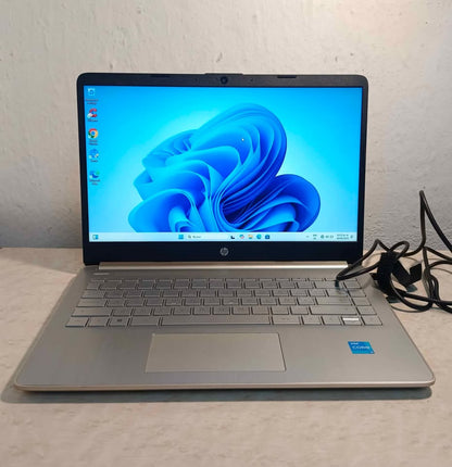 Laptop Hp core I3 14-DQ2502LA 237gb 8ram,usado