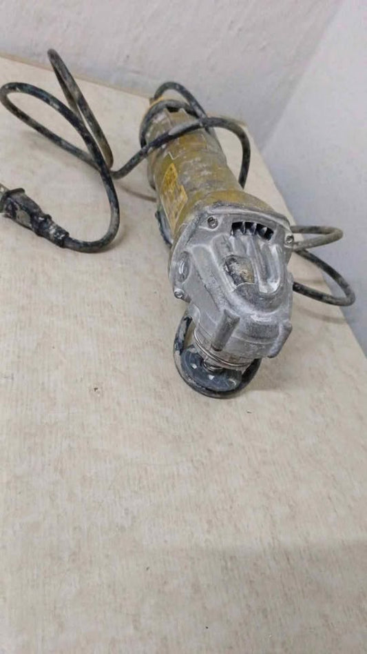 Esmeril Dewalt dwe4212b3, usado
