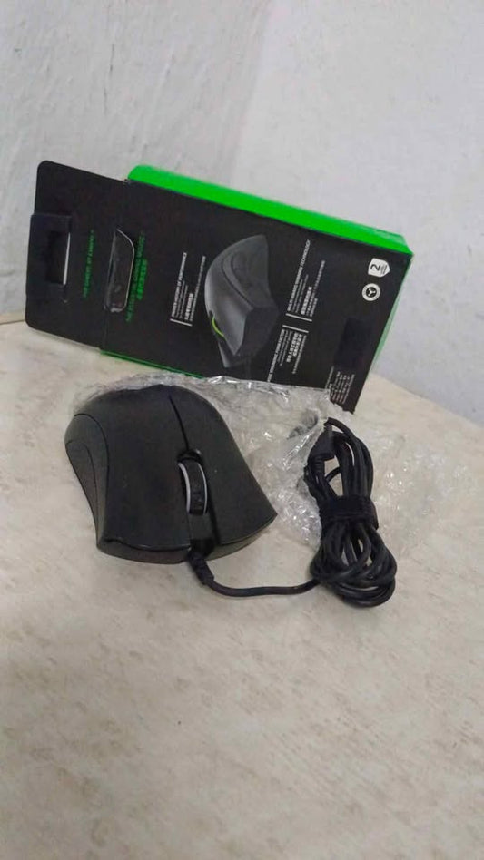Mouse gamer razer inalámbrico, usado