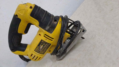 Sierra caladora Dewalt dwe300-b3, usada