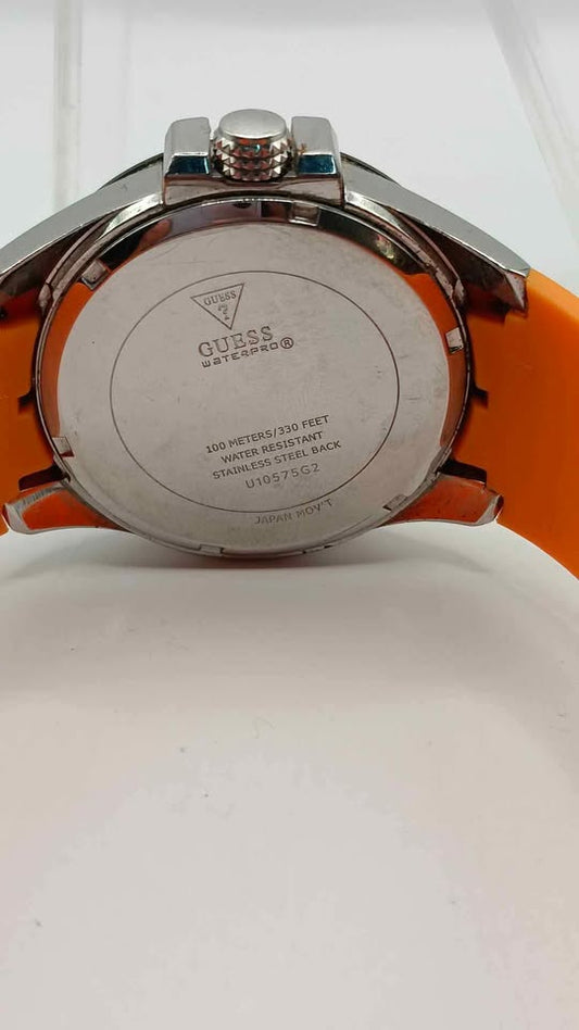 Reloj tipo pulsera Guess date 245, usado