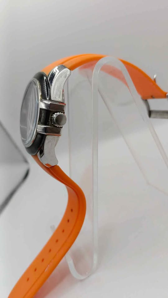 Reloj tipo pulsera Guess date 245, usado