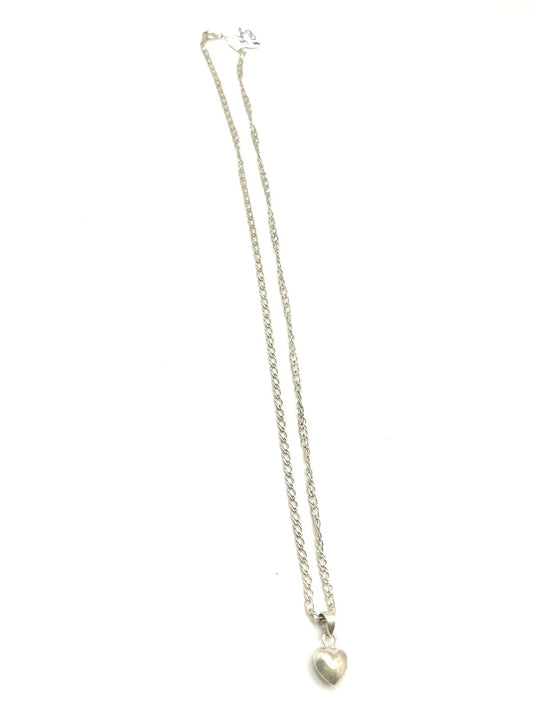 Cadena tejido chino con dije de corazon 23 cm 3.6 gr baño de plata