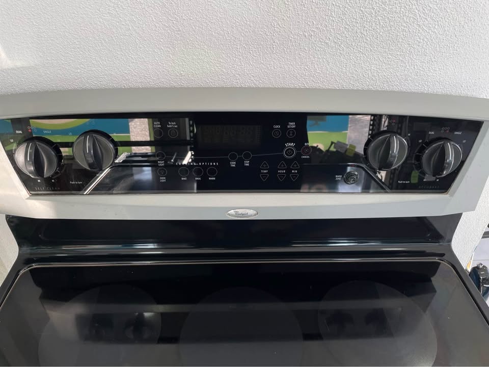 Estufa Eléctrica Whirlpool Gold Series 5