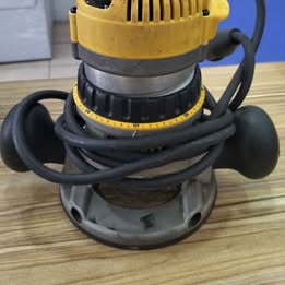 Router DeWalt 21A/4