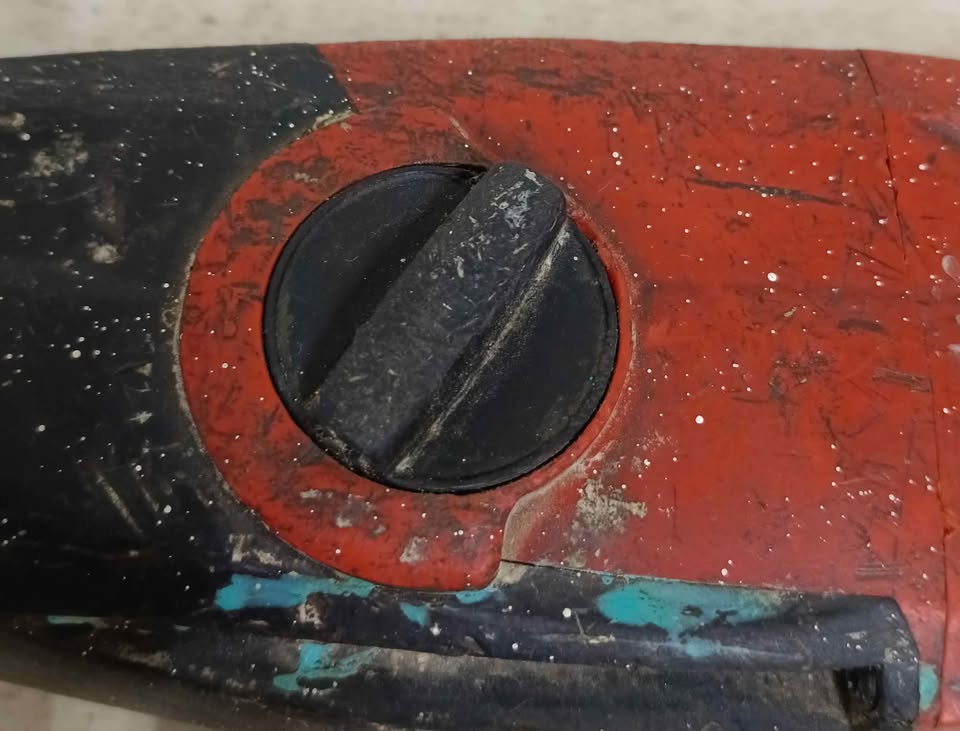 Rotomartillo Hilti con broca, usado
