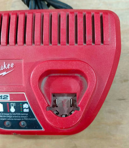 Cargador Milwaukee, usado