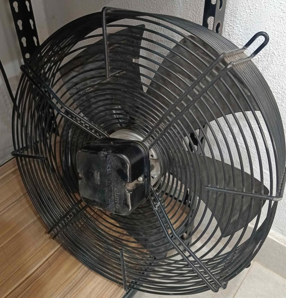 Ventilador industrial EBM, usado