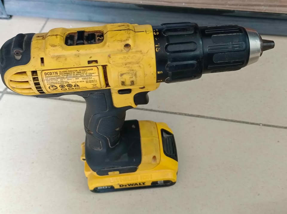 Taladro inalámbrico Dewalt, usado
