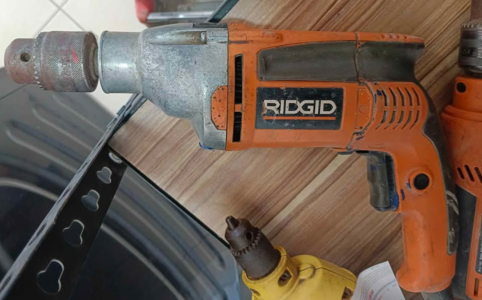 Taladro rotomartillo Ridgid, usado