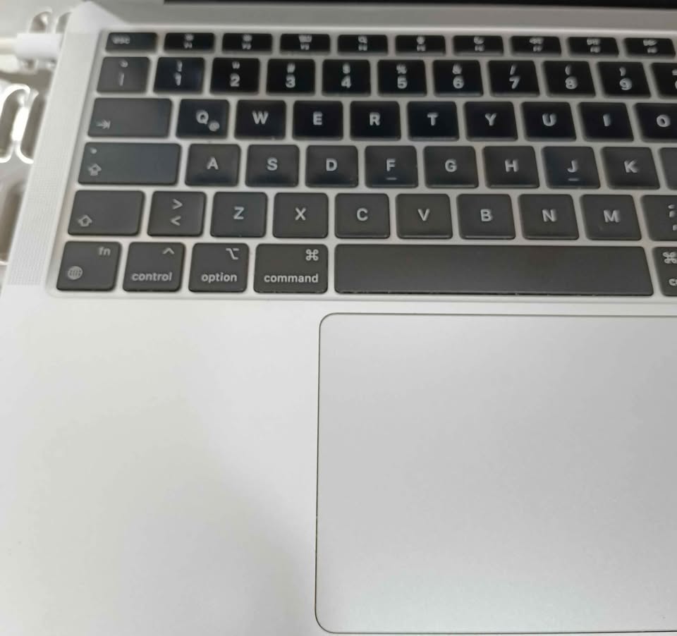 Laptop Macbook 256gb SSD 8ram procesador m1, usado