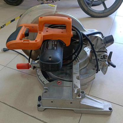 Sierra ingletadora Truper, usado