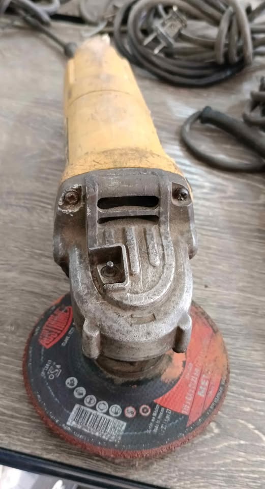 Mini esmeril Dewalt, usado