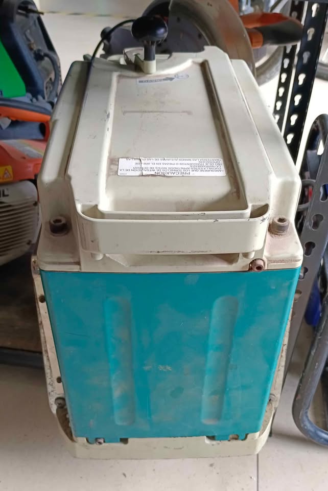 Cepillo calibrador Makita, usado