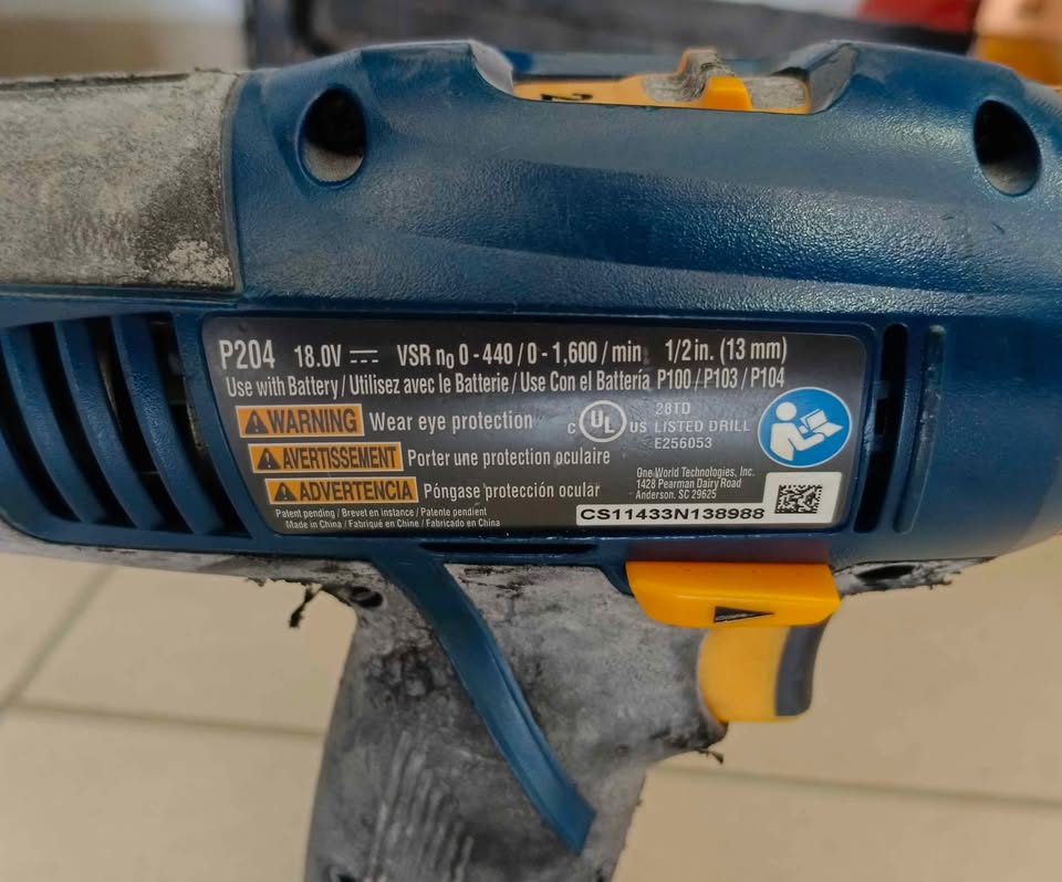 Taladro inalámbrico Ryobi con bateria, usado