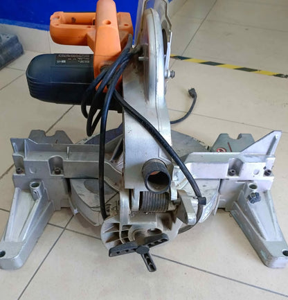 Sierra ingletadora Truper, usado