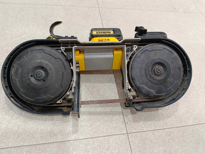 Cortadora de serrucho inalámbrico Dewalt, usado