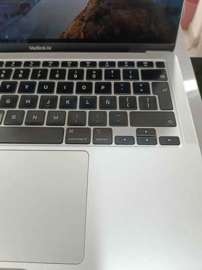 Laptop Macbook 256gb SSD 8ram procesador m1, usado