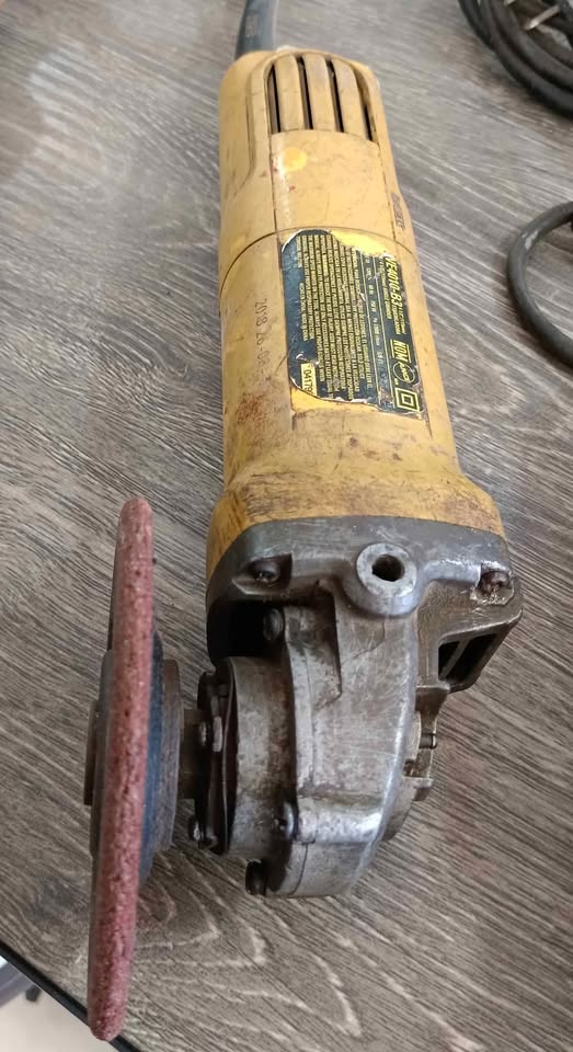 Mini esmeril Dewalt, usado