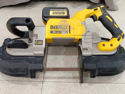 Cortadora de serrucho inalámbrico Dewalt, usado