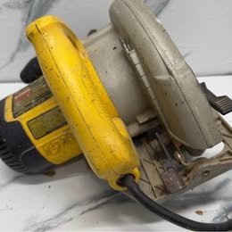 Sierra Circular DeWalt DW368 – Usada
