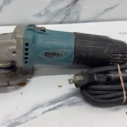 Mini Esmeril Makita M0901 – Usado