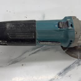 Mini Esmeril Makita M0901 – Usado