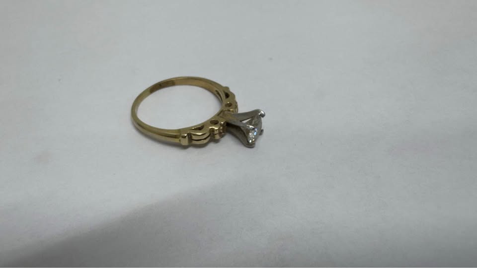 💍 ANILLO DE ORO 10K – 2.3 g / TALLA 9 💍