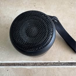 Bocina Sony SRS-XB12 – Usada