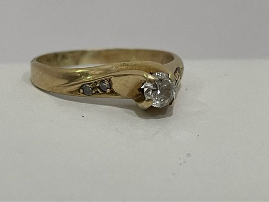 Anillo con piedra oro 14k/2.4gr